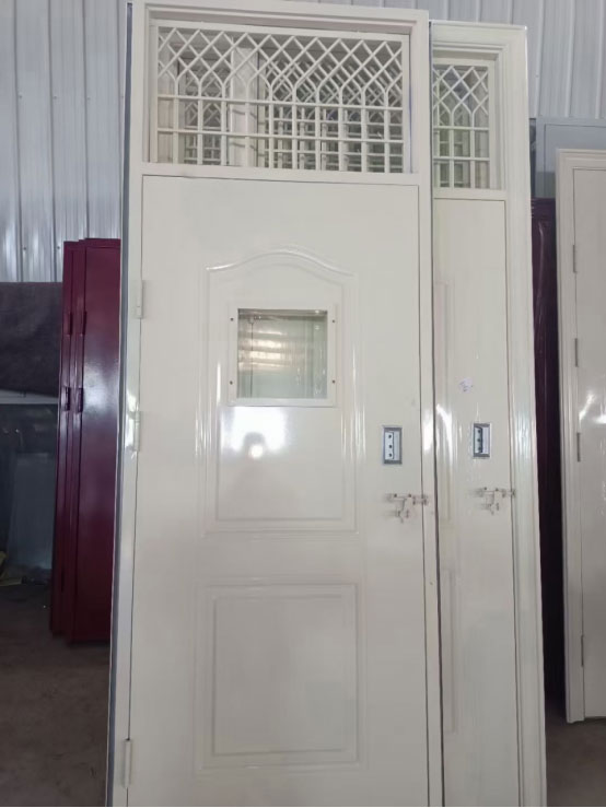 武都学校教室门