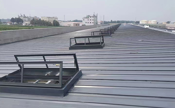 某中学室内体育馆武都排烟窗改造项目