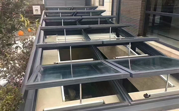 某轨道交通车辆维修车间武都排烟窗应用